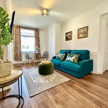 De Burgh Ground Floor Apartment With Free Parking York Exterior photo