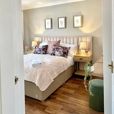 De Burgh Ground Floor Apartment With Free Parking York Exterior photo