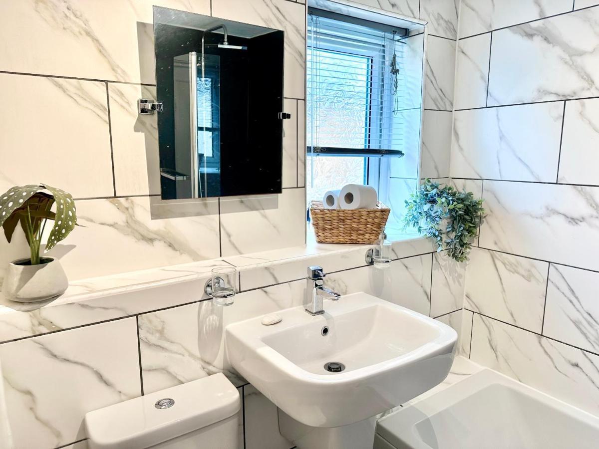 De Burgh Ground Floor With Free Parking Apartamento