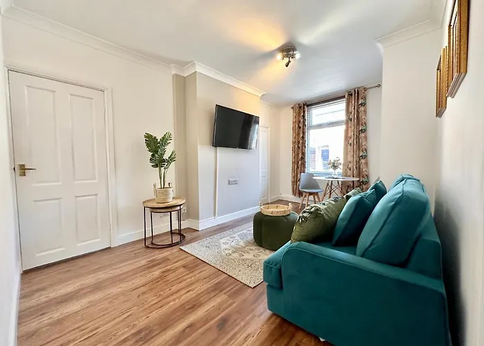 De Burgh Ground Floor Apartment With Free Parking